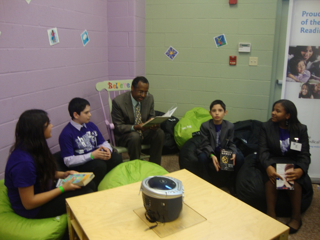Dr. Carson reading with kids